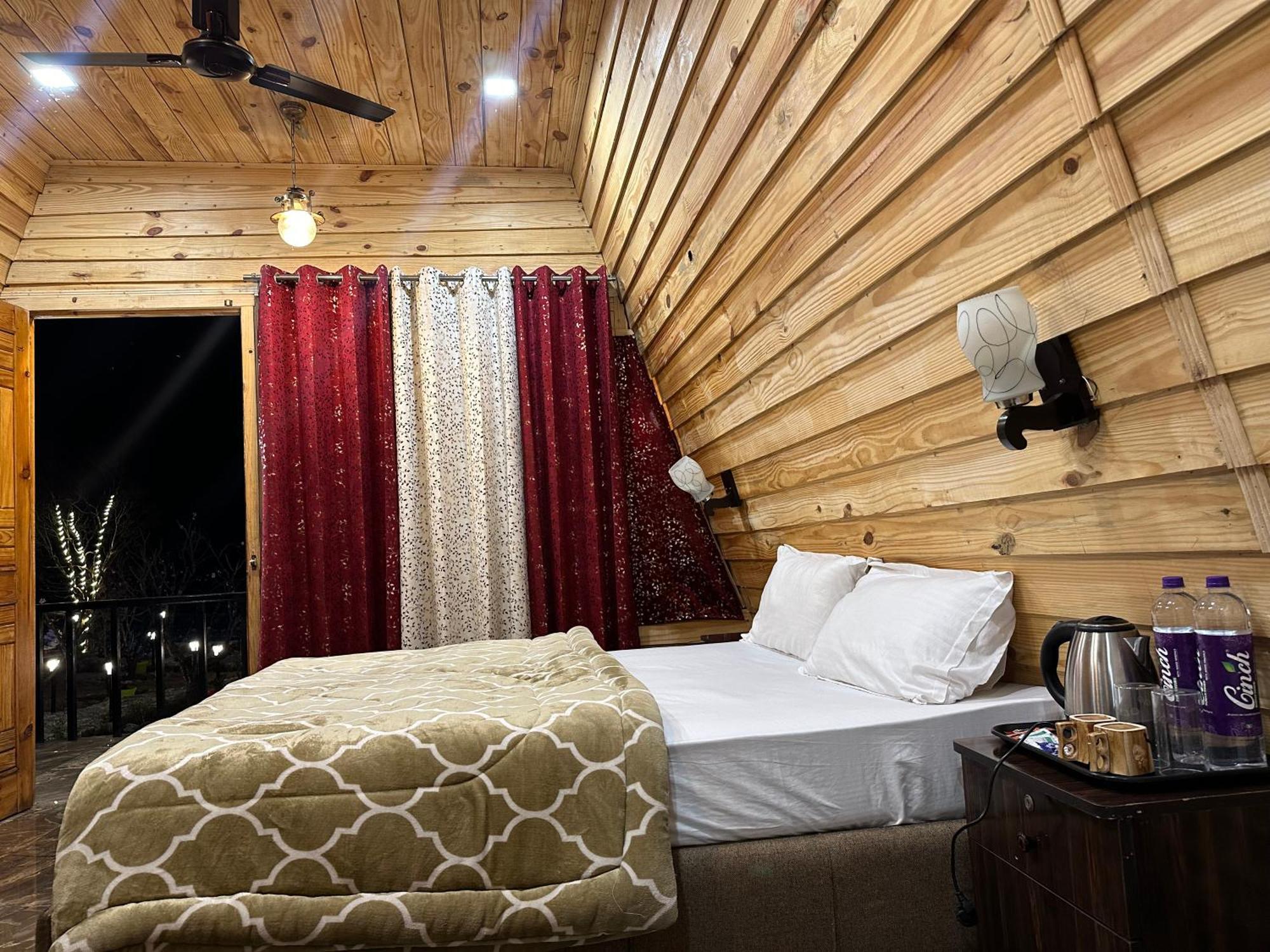 Cabana Riverside Resort - Kainchi Dham Naini Tāl Exterior foto