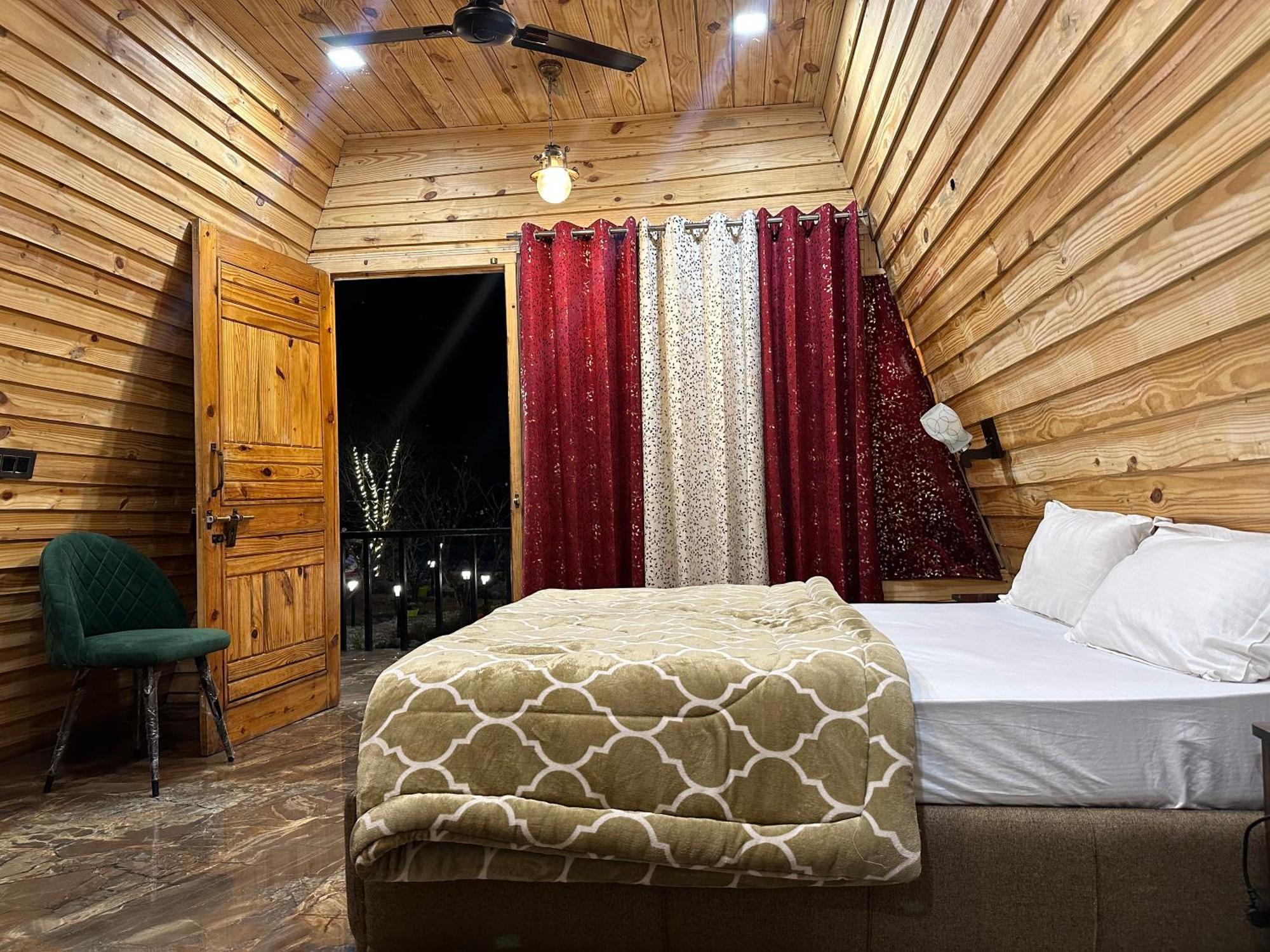 Cabana Riverside Resort - Kainchi Dham Naini Tāl Exterior foto