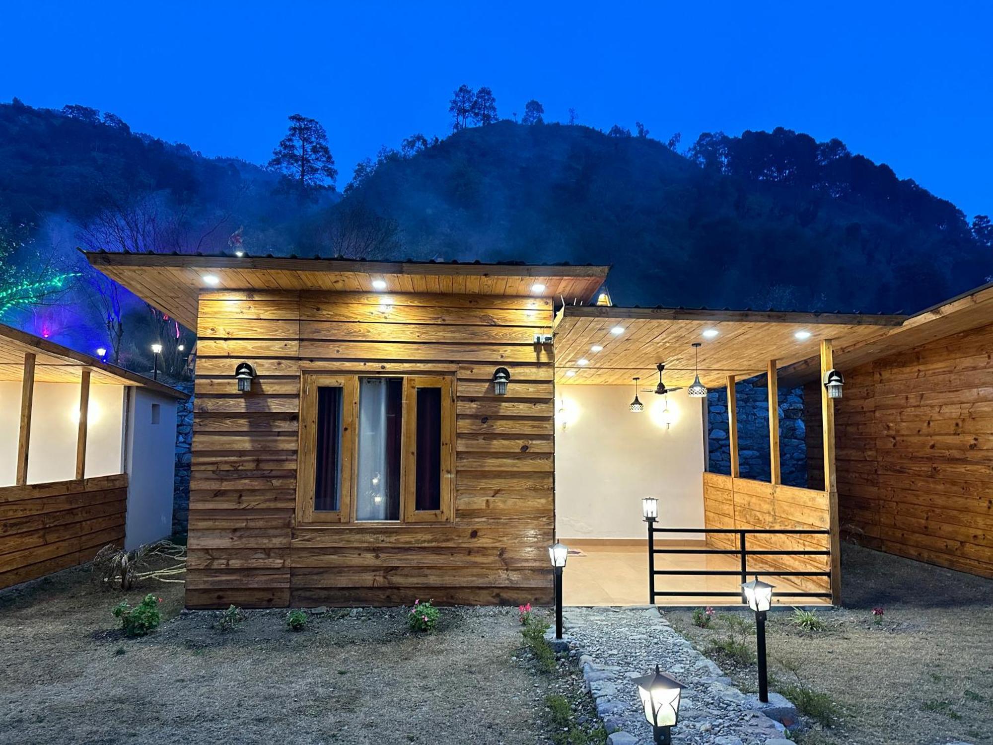 Cabana Riverside Resort - Kainchi Dham Naini Tāl Exterior foto