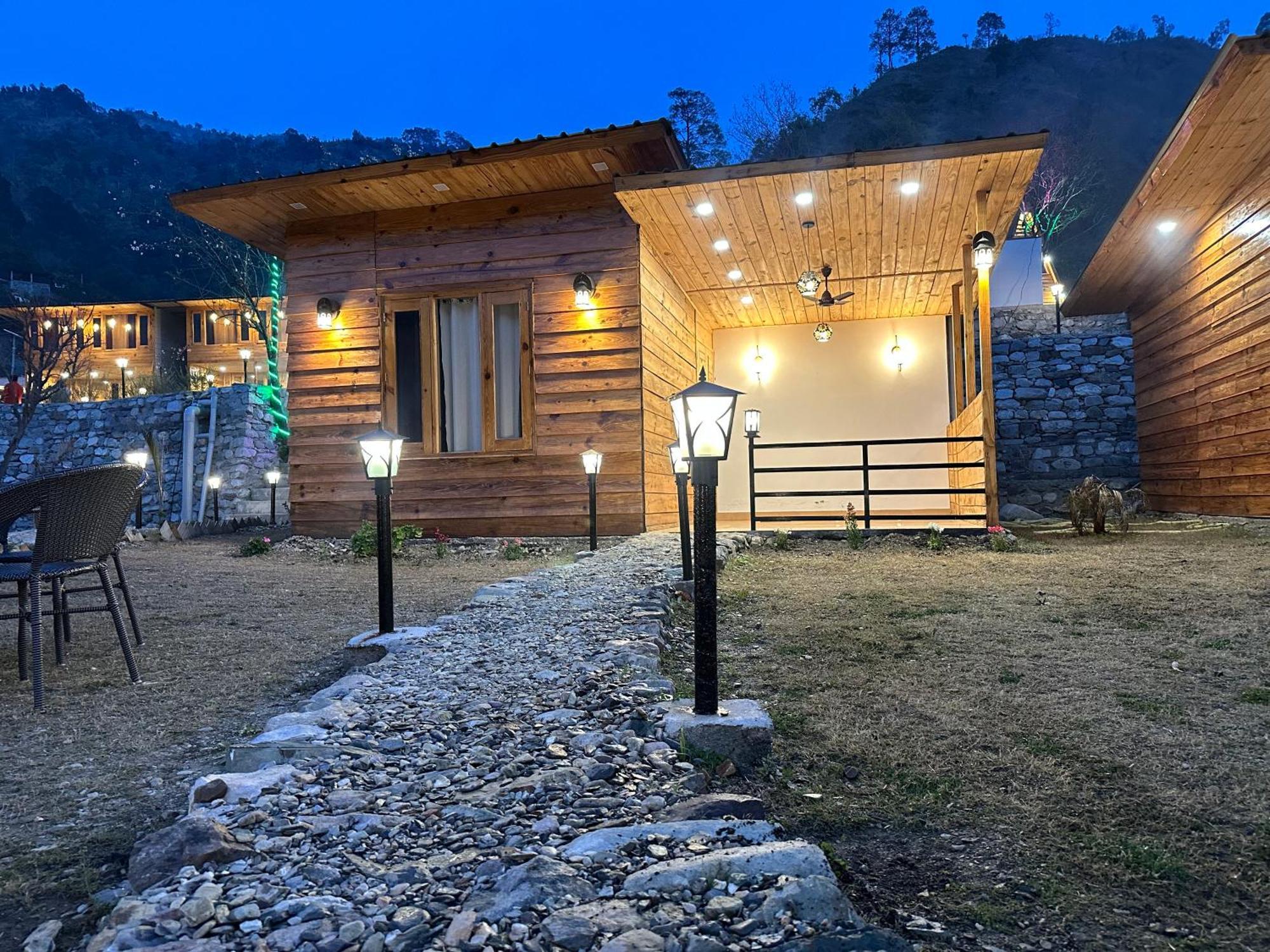 Cabana Riverside Resort - Kainchi Dham Naini Tāl Exterior foto