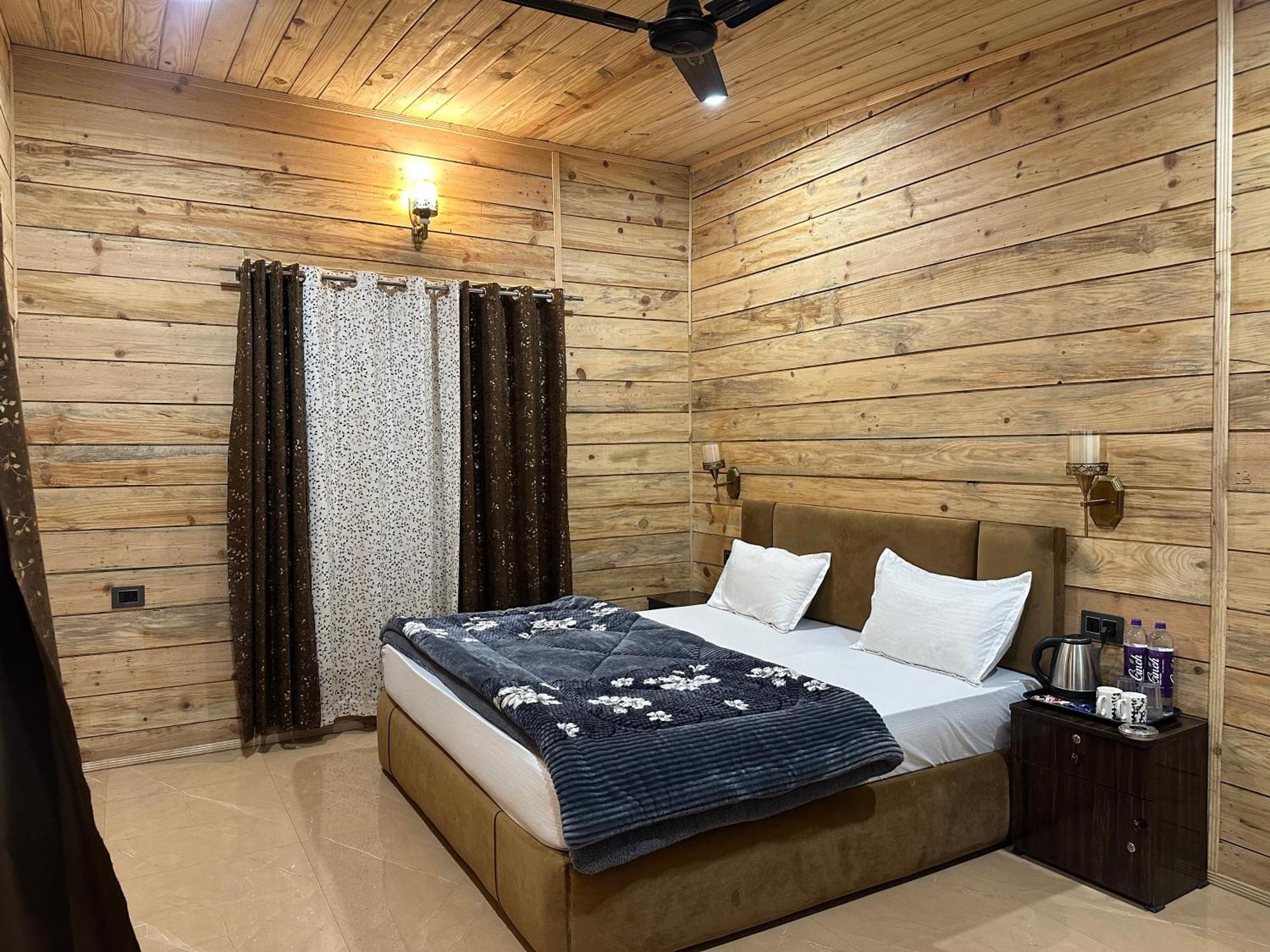 Cabana Riverside Resort - Kainchi Dham Naini Tāl Exterior foto