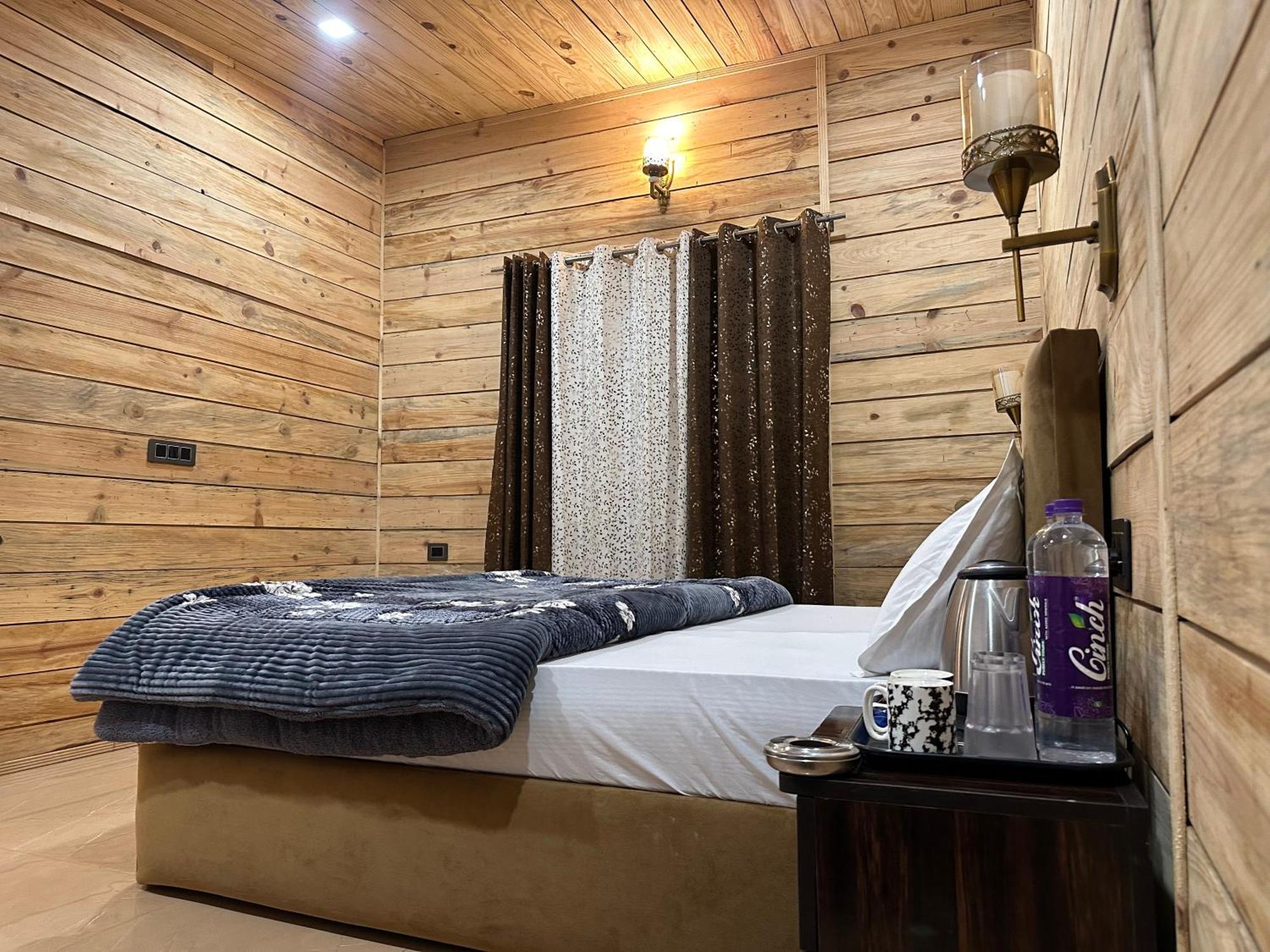 Cabana Riverside Resort - Kainchi Dham Naini Tāl Exterior foto