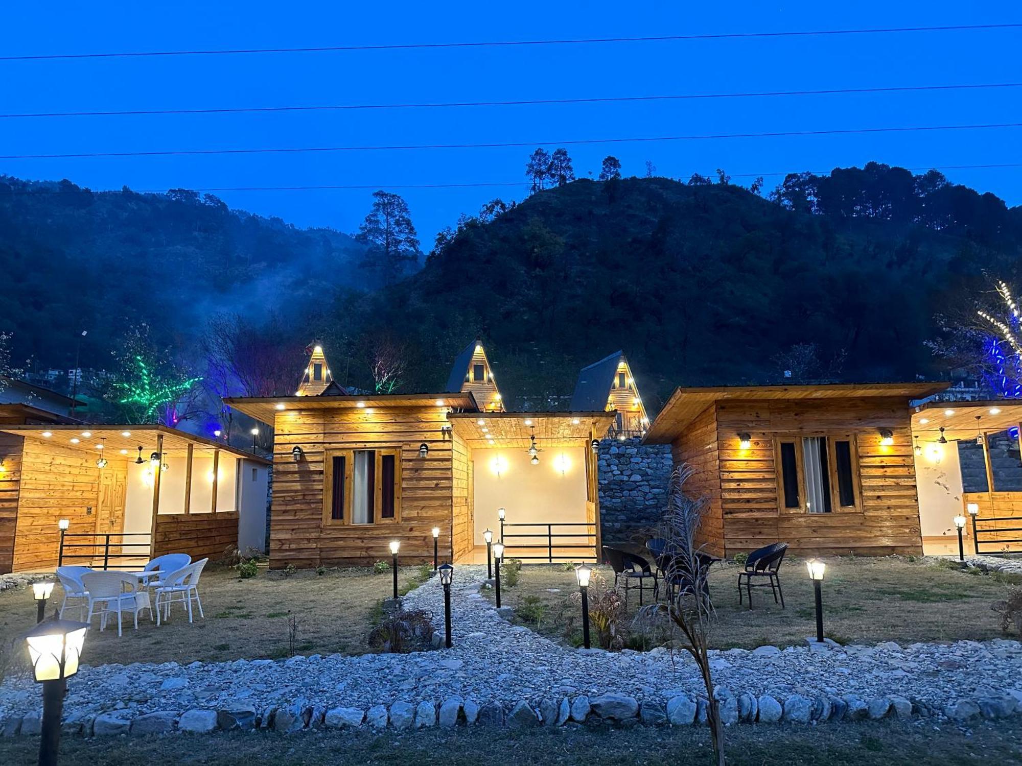 Cabana Riverside Resort - Kainchi Dham Naini Tāl Exterior foto