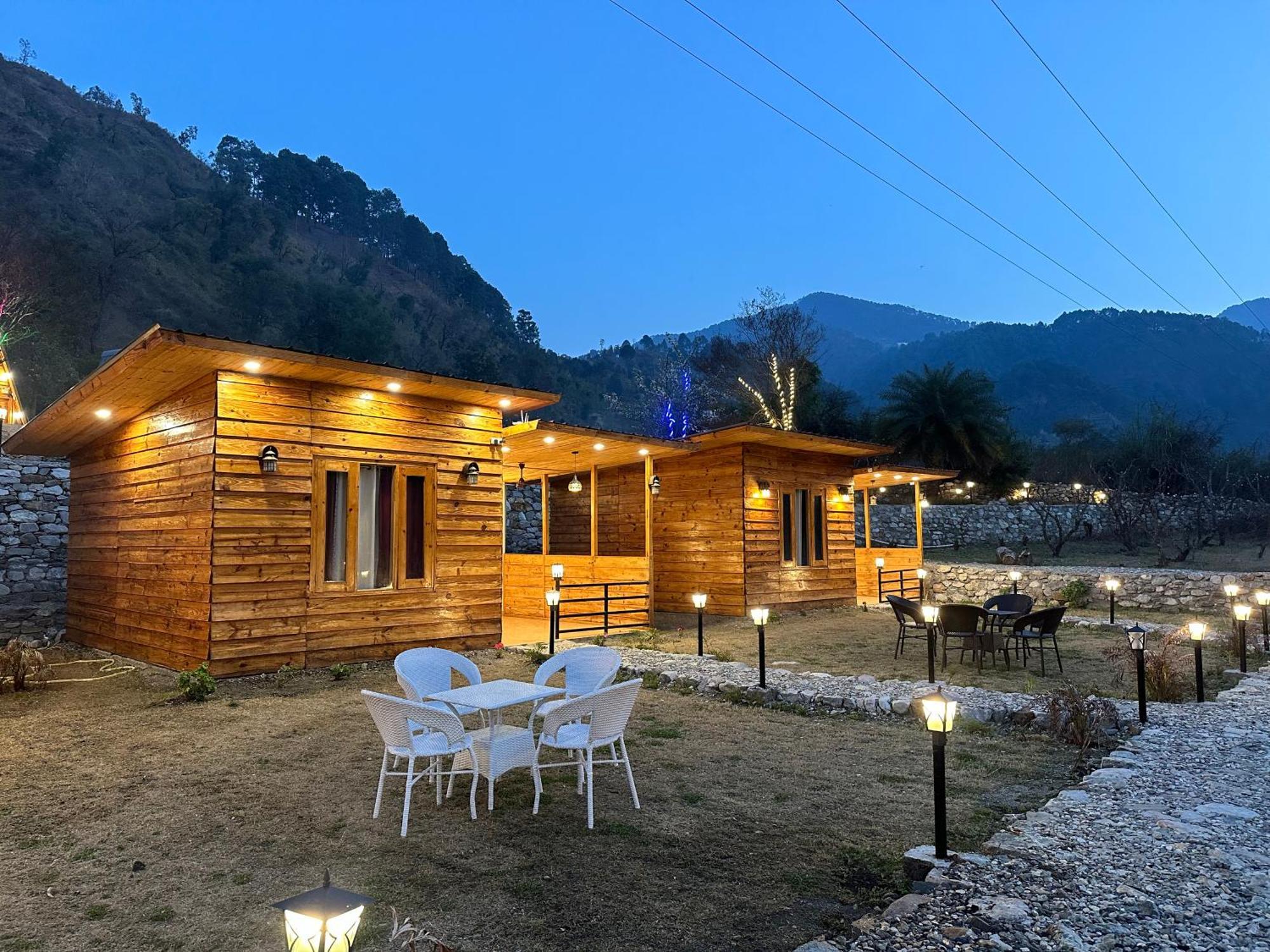 Cabana Riverside Resort - Kainchi Dham Naini Tāl Exterior foto