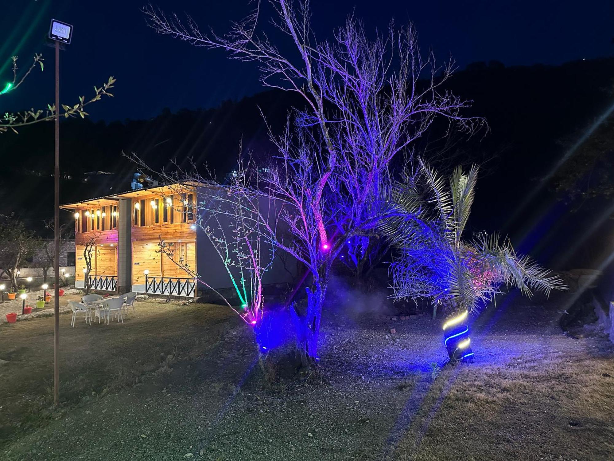 Cabana Riverside Resort - Kainchi Dham Naini Tāl Exterior foto