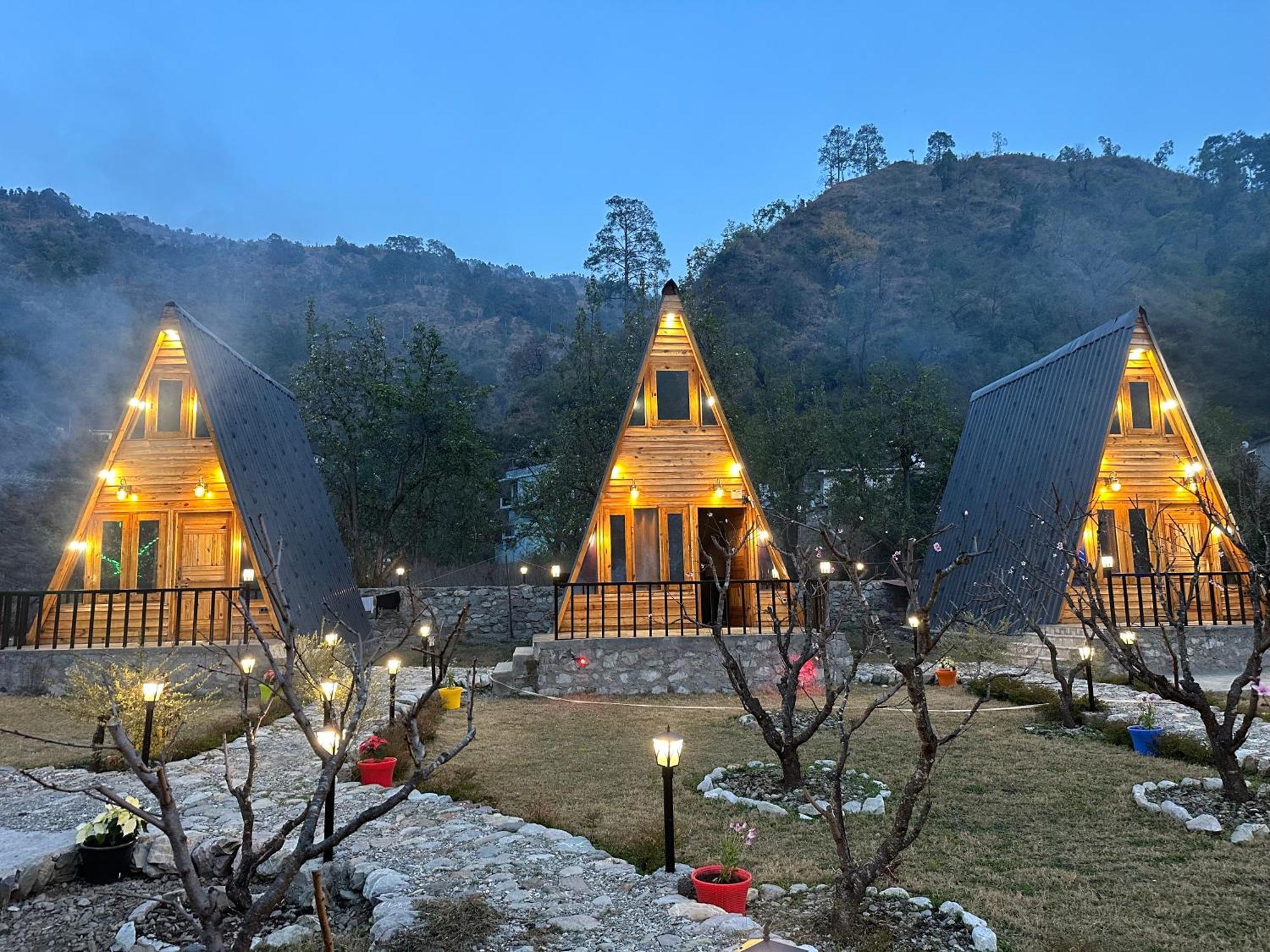 Cabana Riverside Resort - Kainchi Dham Naini Tāl Exterior foto