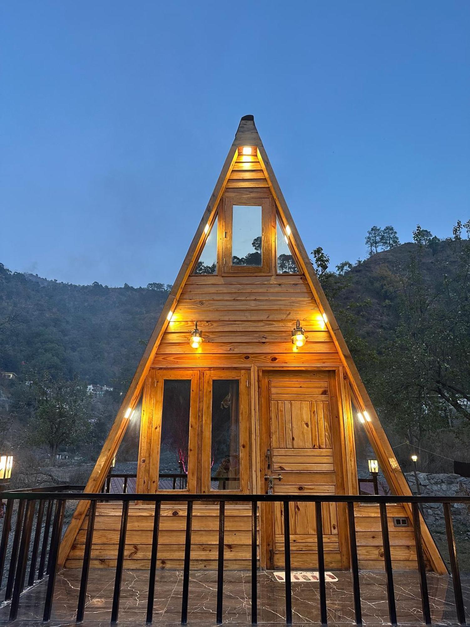 Cabana Riverside Resort - Kainchi Dham Naini Tāl Exterior foto