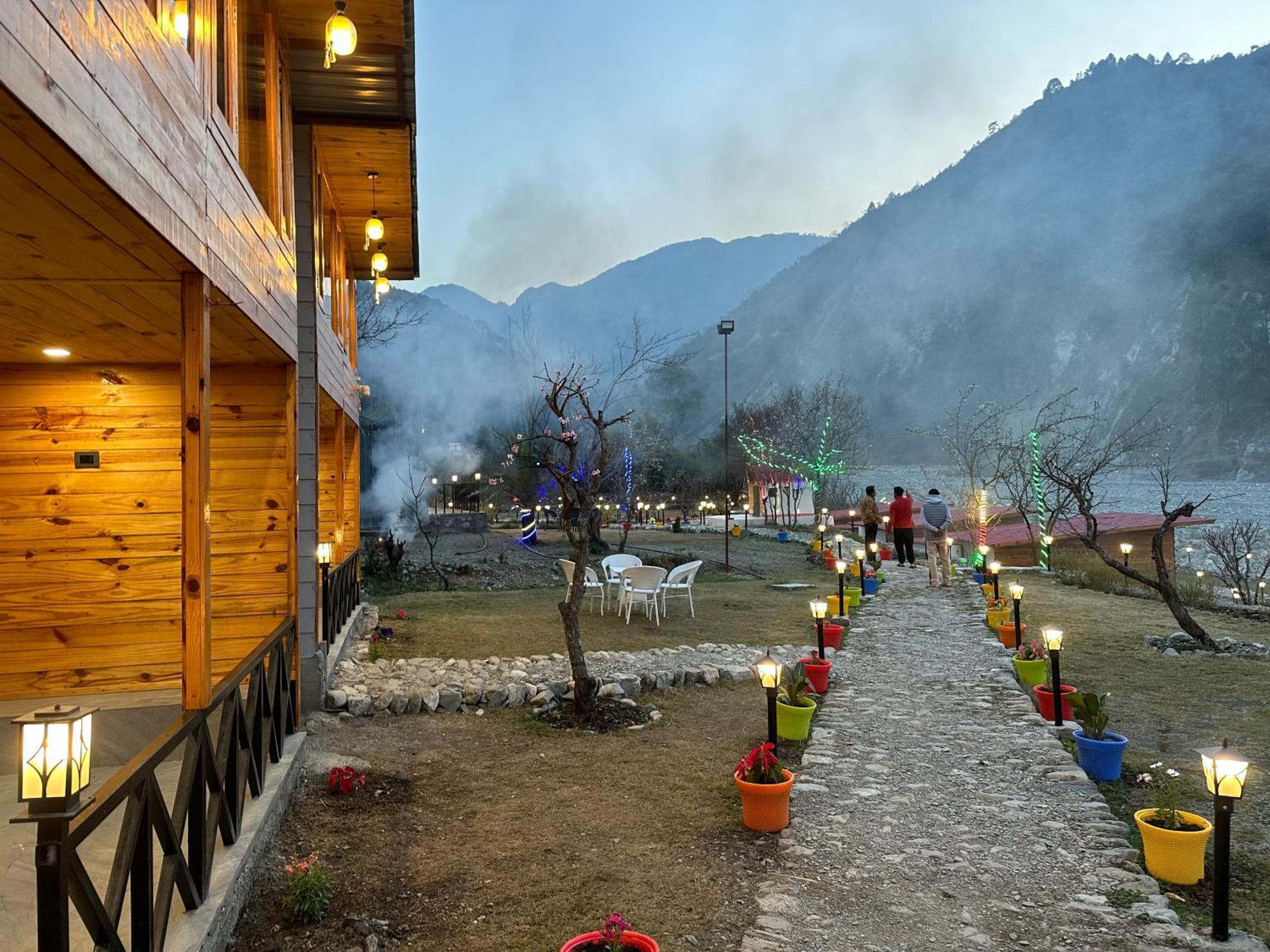 Cabana Riverside Resort - Kainchi Dham Naini Tāl Exterior foto