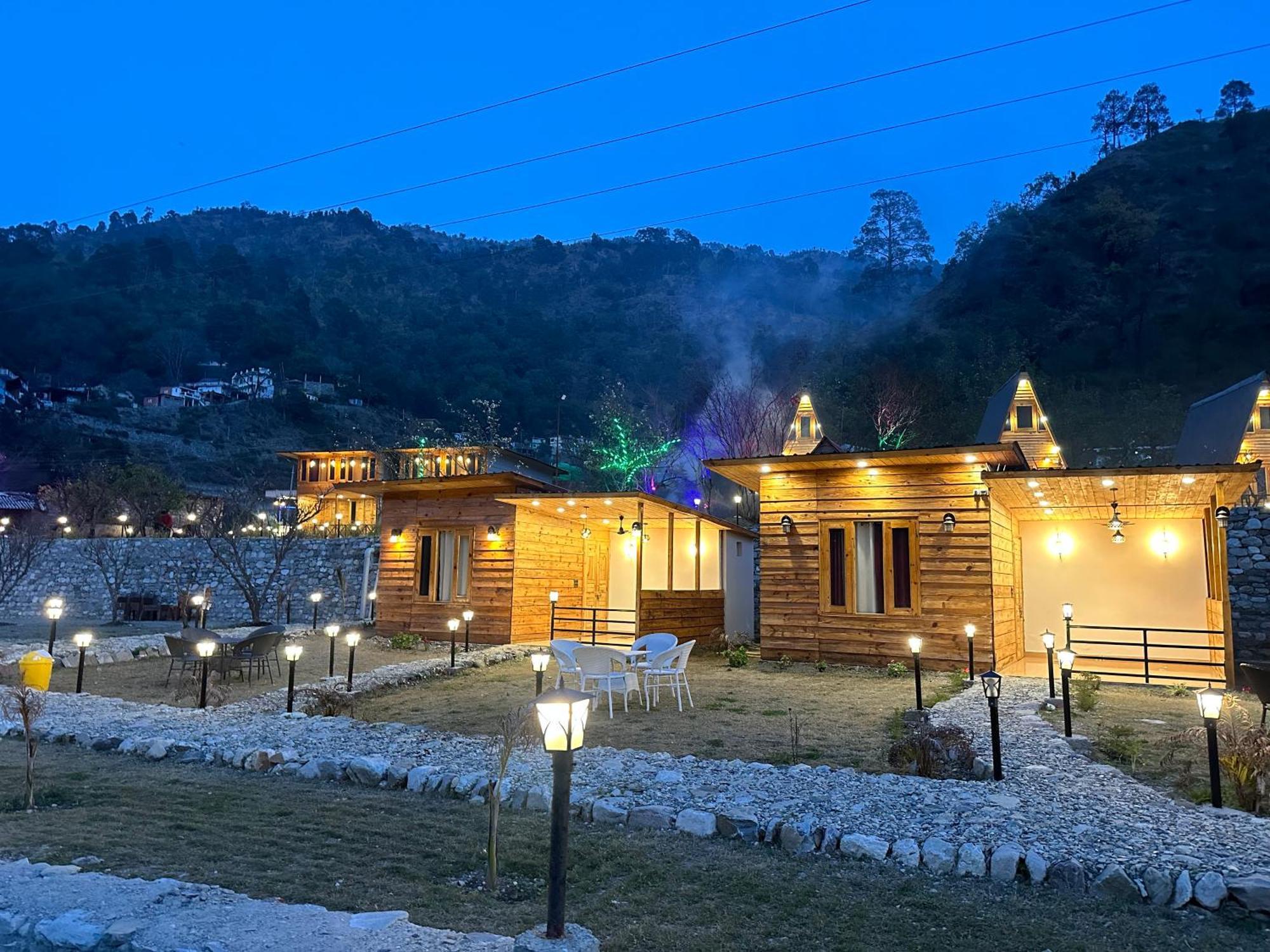 Cabana Riverside Resort - Kainchi Dham Naini Tāl Exterior foto